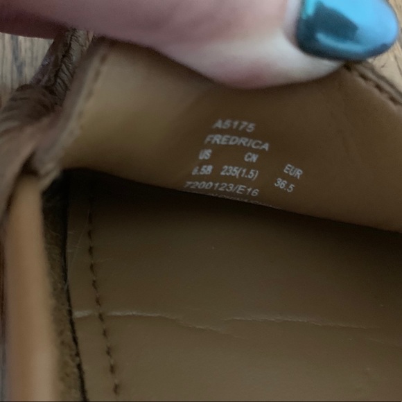 Coach Slip-on Flats Size 6.5 - Picture 3 of 3